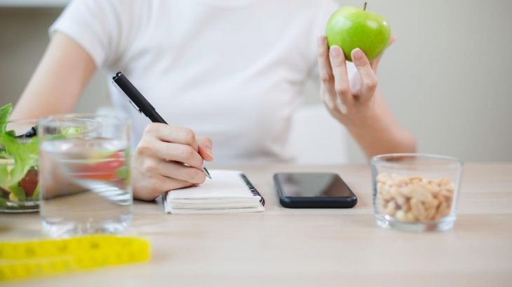 便秘の方におすすめの食事とは？誰でも食べられる便秘に効果的な介護食もご紹介！