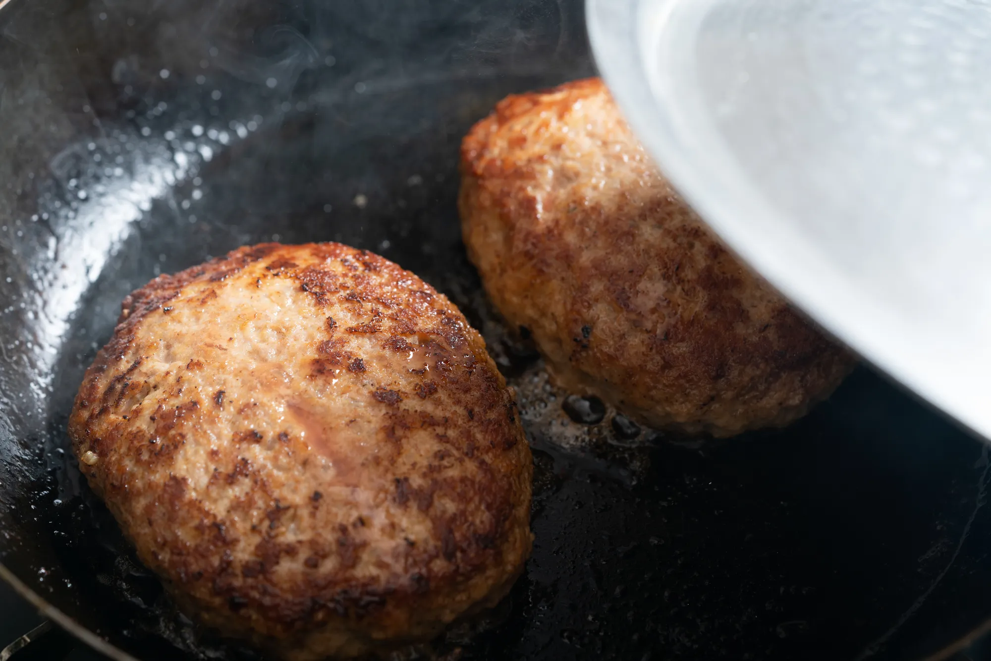 蒸し焼きハンバーグ