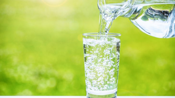 慢性腎臓病と水分｜1日の目安や水分摂取のポイント4つを解説