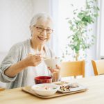 高齢者の健康を守る！低栄養のサインと効果的な食事対策