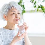 高齢者の脱水症状｜原因や予防策を幅広く解説
